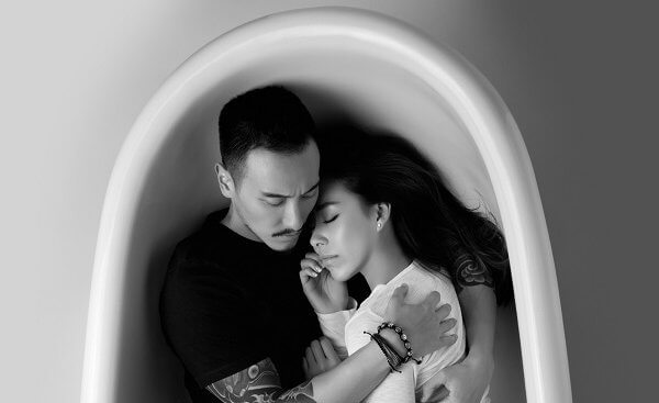 “台湾第一帅”和灵魂伴侣置身浴缸，体验虎鲸在海洋馆中的绝望
